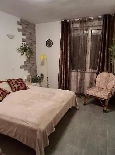 Διαμέρισμα Bravo 1 *